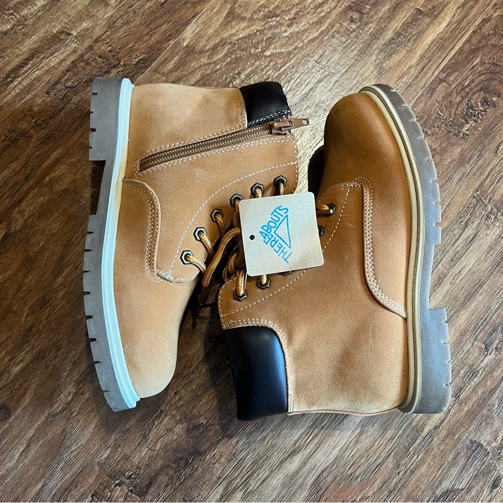 Thereabouts Luke Flat Heel Hiking Boots - Picture 3 of 6